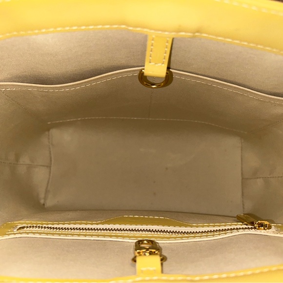 Louis Vuitton Monogram Yellow Vernis Avalon Shoulder Tote - Picture 13 of 15